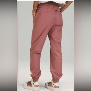 ISO LULULEMON Spiced Chai Warpstreme High-Rise 7/8 Jogger Trouser size 25 or 26